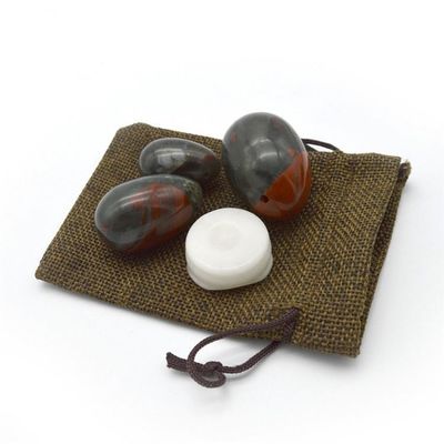 Piedra de sangre natural Yoni masaje huevos Traje de tres piezas para mujeres Ejercicio de Kegel Característica regional y tema de amor