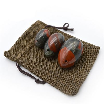 Piedra de sangre natural Yoni masaje huevos Traje de tres piezas para mujeres Ejercicio de Kegel Característica regional y tema de amor