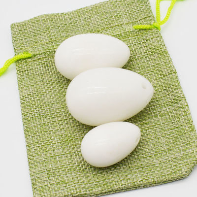 Características regionales huevos de jade blanco para el peso de Kegel huevos de mármol y piedra pulidos en estilo de arte popular