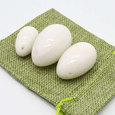 Características regionales huevos de jade blanco para el peso de Kegel huevos de mármol y piedra pulidos en estilo de arte popular