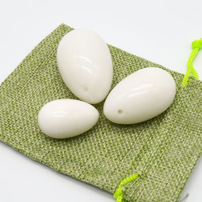 Características regionales huevos de jade blanco para el peso de Kegel huevos de mármol y piedra pulidos en estilo de arte popular