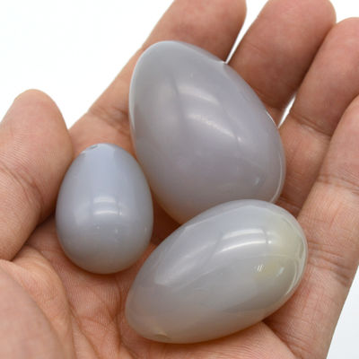 Perforación artesanal de agujeros huevos de Yonie para el apretamiento vaginal tamaño medio 40 * 25mm material de ágata natural