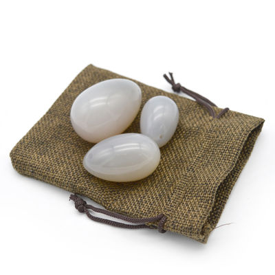 Perforación artesanal de agujeros huevos de Yonie para el apretamiento vaginal tamaño medio 40 * 25mm material de ágata natural