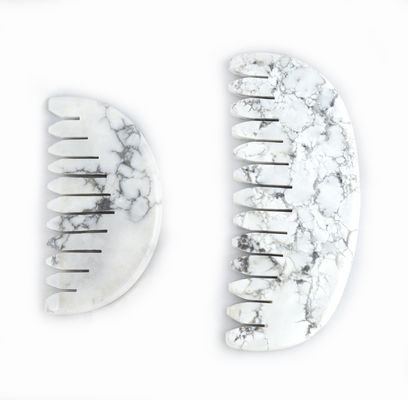 Alivia sin esfuerzo la tensión del cuero cabelludo con Natura White Turquoise Jade Hair Comb Gua Sha Tools