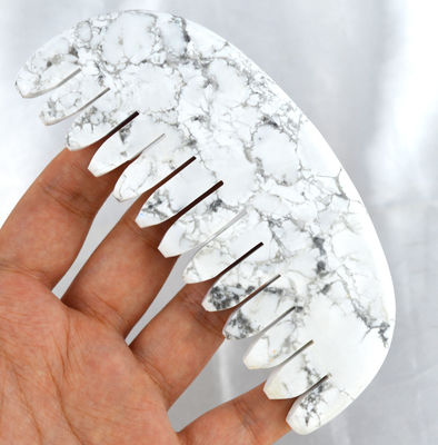 Alivia sin esfuerzo la tensión del cuero cabelludo con Natura White Turquoise Jade Hair Comb Gua Sha Tools