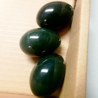 Cristal material de cuentas sueltas Nefrita verde Jade Yoni huevos para el endurecimiento y fortalecimiento vaginal