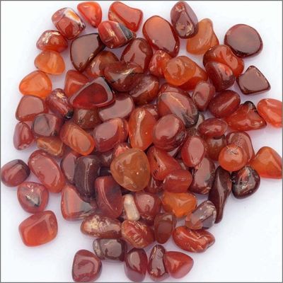 Cristal natural pulido Agate rojo Carnelian Piedra de grava para Feng Shui