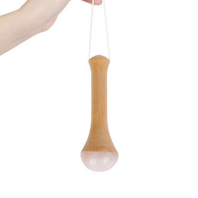 Masajista de cuerpo mango de madera cuarzo rosa para el dragado de meridianos y masaje de relajación Gua Sha