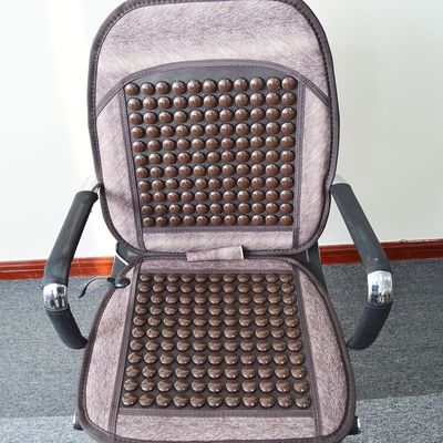 Transforma tu silla en un oasis de relajación con nuestro colchón de masaje de jade
