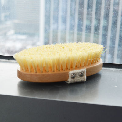 Cepillo para el cuerpo seco Sisal Bristle para exfoliar la celulitis y masajear la piel seca en color de madera