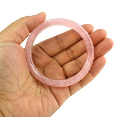 Técnica pulida Gran tamaño de piedra preciosa Mujeres Jade Brazaletes de amor Brazaletes de cuarzo rosado Brazaletes encantadores