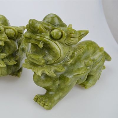 Artesanías verdes Feng Shui Decoraciones para el hogar Jade natural pulido Pixiu Ornamentaciones Pareja de 2 con y método de impresión Otros