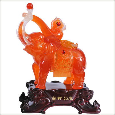 Estatuas de elefantes de ágata roja y jade talladas Una combinación perfecta de técnica y estilo