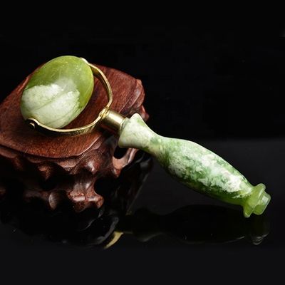 Roller facial de jade verde de Xiuyan Gua Sha Roller de masaje de jade de metal soldado para herramientas de belleza Masajeador facial