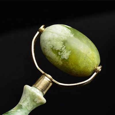 Roller facial de jade verde de Xiuyan Gua Sha Roller de masaje de jade de metal soldado para herramientas de belleza Masajeador facial