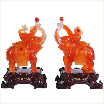 Estatuas de elefantes de ágata roja y jade talladas Una combinación perfecta de técnica y estilo