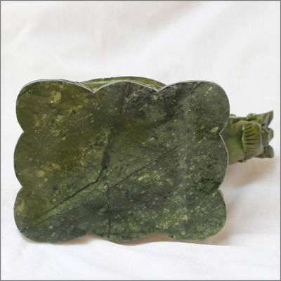 Característica regional Estatua de tortuga dragón de piedra verde de jade con aceptación OEM ODM