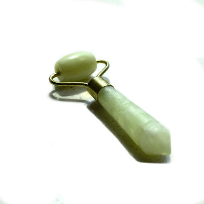 Rollo facial de piedra de jade de plata mini para ojos y cara masaje antienvejecimiento natural rollo de jade verde masajeador facial 110 * 55mm