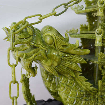 Un bote de jade bellamente tallado para decoración del hogar y regalo de negocios