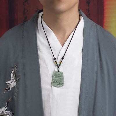 Collar de colgante de diseño único con jade tradicional chino hecho a mano y el dragón de la suerte volante jadeita