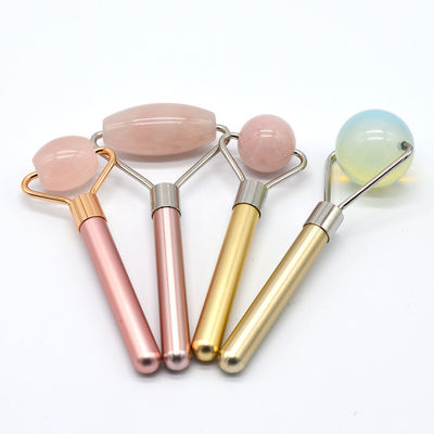 Roller de masaje facial natural de cuarzo rosa para una complexión renovada y revitalizada
