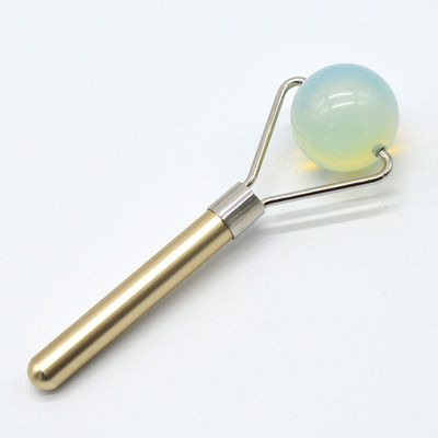 Roller de masaje facial natural de cuarzo rosa para una complexión renovada y revitalizada