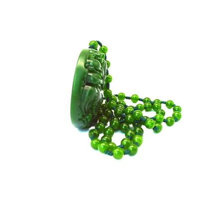 Estilo Feng Shui Características regionales Verde natural Gran Jade Happy Buda colgante collar con cadenas