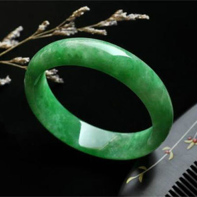 Pedras de cristal personalizadas Esmeralda helada verde de jade Brazalete OEM ODM Aceptado