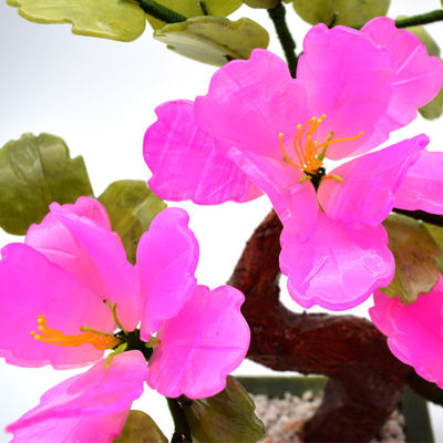 Logotipo personalizado Disponible árboles de flores de piedra de jade de China árboles de cristal de flores decorativas rojas para B2B Marke