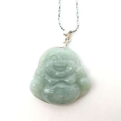 Características regionales Jadeite Jade Pendant Estatua de Buda Collar con estilo tradicional chino