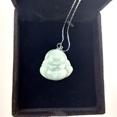 Características regionales Jadeite Jade Pendant Estatua de Buda Collar con estilo tradicional chino