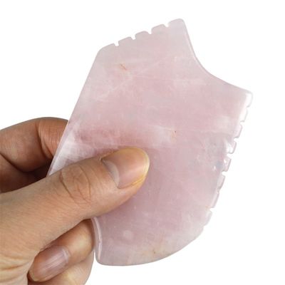 2024 Rose Quartz Gua Sha Herramienta de masaje con dientes de piel cristalina natural de belleza masajista de rostro levantamiento antienvejecimiento logotipo rosa