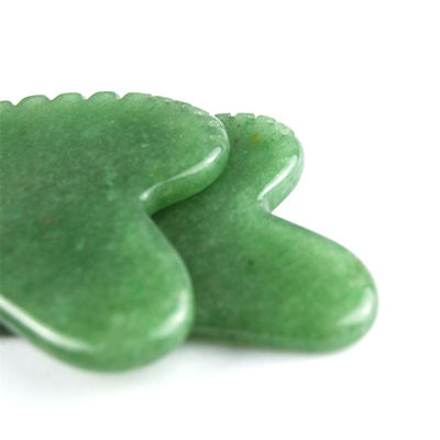 Forma natural del corazón Verde aventurino Jade Gua Sha Logotipo personalizado Guasha con dientes Facial herramienta de masaje de belleza masaje muscular