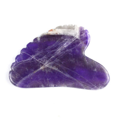 2024 Herramientas de masaje de moda Forma de corazón Ametista natural Gua Sha con dientes Logotipo personalizado Guasha Cuidado de la piel corporal