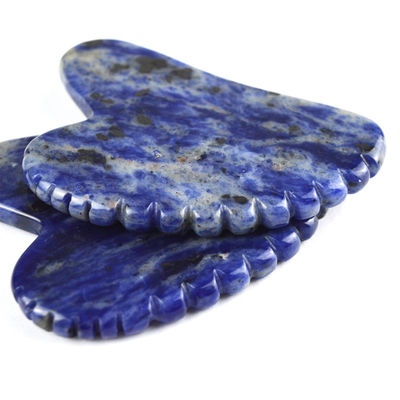 Herramienta de levantamiento facial Forma de corazón Piedra de Gua Sha Sodalita Natural para el cuidado personal y la relajación del cuerpo
