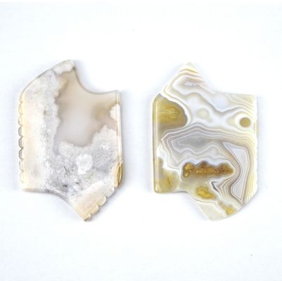 Equipo de masaje corporal Propiedades Guasha natural blanco herramientas faciales para el rostro Spa con forma de ágata Sakura Jade Gua Sha herramienta facial