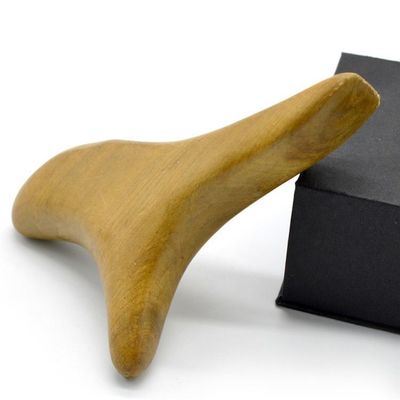 Propiedades Masajista Triángulo de madera natural Gua Sha Herramientas para masaje de pies Equipo de belleza de autoservicio