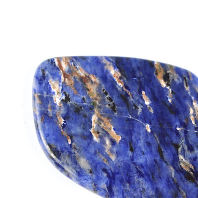 2024 Tendencia de la forma de los labios Azul Sodalite Piedra Gua Sha Mascarilla de raspado para la belleza de la piel del rostro dentro del equipo de masaje corporal