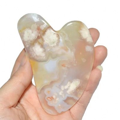 Flor de cerezo Ágata Forma de corazón Gua Sha Tabla de masaje de cuidado de la piel Herramienta para fisioterapia infrarroja