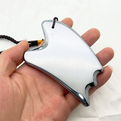 Tabla natural Terahertz Gua Sha Herramienta de masaje facial de forma de corazón de plata Masajista para raspaduras y tratamiento de puntos de disparo