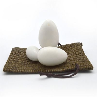 Cuerpo 45 * 30mm huevos de Yoni de jade blanco conjunto de tensar los músculos vaginales y piedras de curación para el ejercicio de Kegel