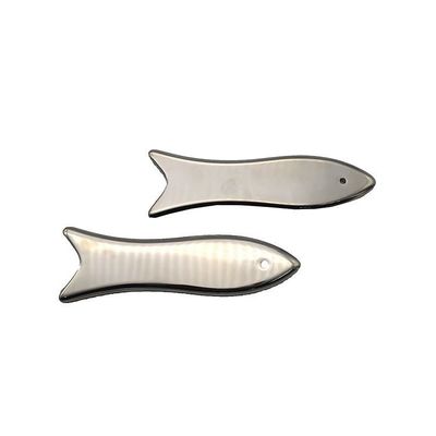Tabla Guasha de acero inoxidable en forma de pez Herramienta de masaje Guasha de metal tradicional para el cuidado de la salud de la cara y el cuerpo