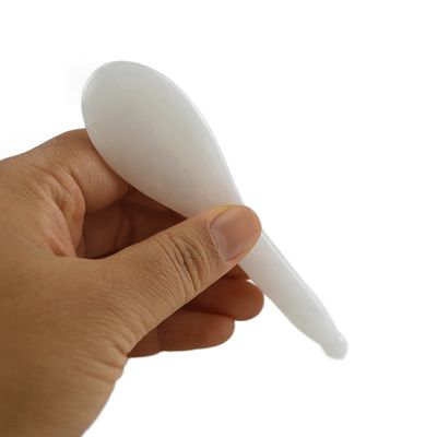Producto de cuidado de la salud Polished White Jade Stick puntos de acupuntura de piedra Guasha Pen estilo chino masaje facial Gua Sha Stick