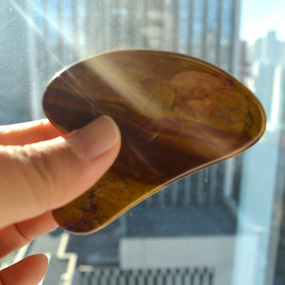 Masajeador facial Forma de corazón Rojo Jaspe Gua Sha Herramienta de masaje para logotipo personalizado Guasha Piedra Cuerpo Auto Cuidado de la piel Spa masaje