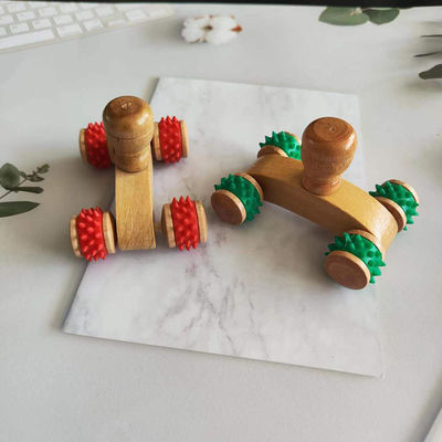 Equipo de masaje corporal 2024 Llegadas Naturales Eco Amigable Artesanía hecha a mano de madera Gua Sha Roller de masajeador para herramientas de masaje