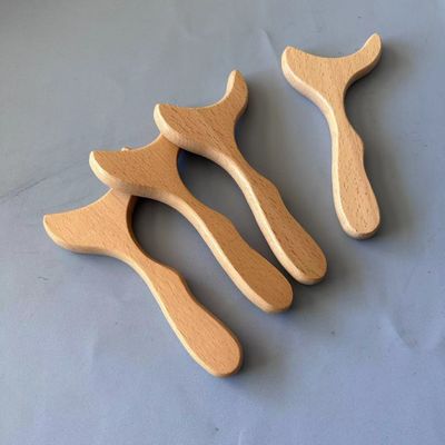 2023 OEM Herramientas de masaje de madera de haya de terapia de conjunto de masajeador de espalda de madera con logotipo personalizado disponible