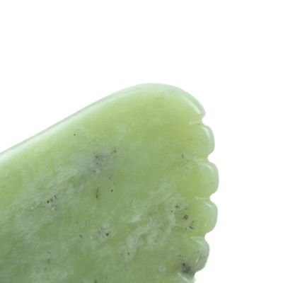 Experimenta los beneficios del masaje de cuerpo completo con la herramienta natural de raspado de piedras y la marca privada Xiuyan Jade Green Guasha