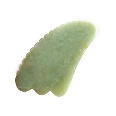 Equipo de masaje corporal Manual GuaSha Herramienta hecha de jade verde natural Xiuyan para la escultura de la mandíbula y la reducción de hinchazón