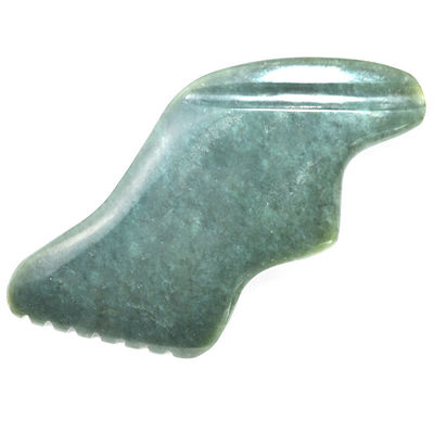 Forma verde oscuro Relámpago Nefrita natural Hetian Jade Gua Sha Herramienta de masaje para logotipo personalizado Spa de cuidado de la piel