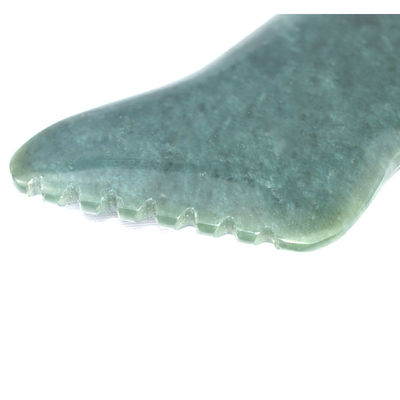 Forma verde oscuro Relámpago Nefrita natural Hetian Jade Gua Sha Herramienta de masaje para logotipo personalizado Spa de cuidado de la piel